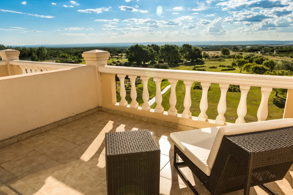 Balcón con vista al parque y al valle